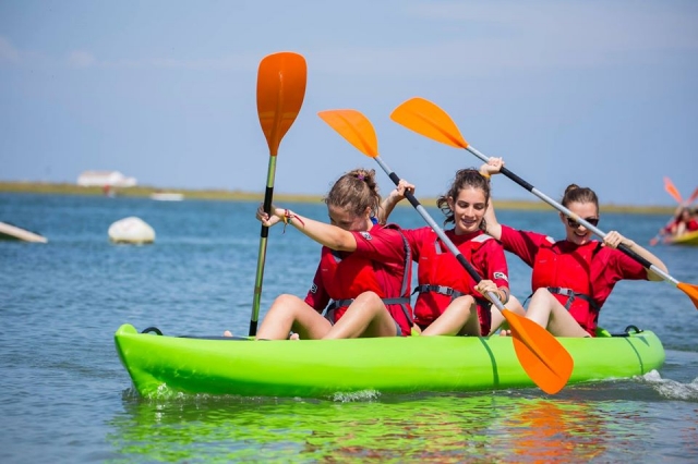 También realizamos actividades en canoa