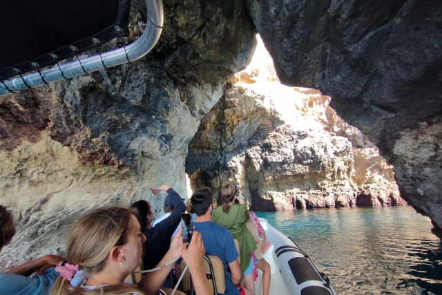 Por las cueva marinas de Sesimbra