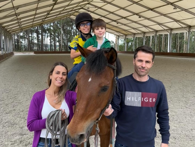 Familia en la hípica