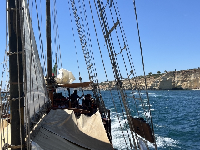 Paseo en barco piramarra