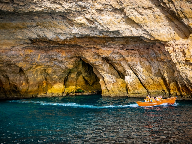 Visitando la gruta de Benagil