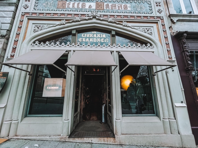  Fachada de la librería