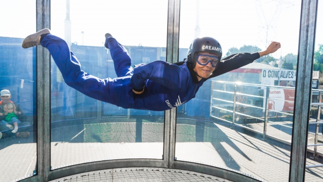 Volando en túnel de viento