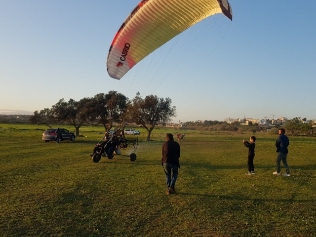 Preparando el paramotor en el Algarve