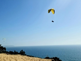 Vuelo en parapente en playa Fonle de Telha 20min