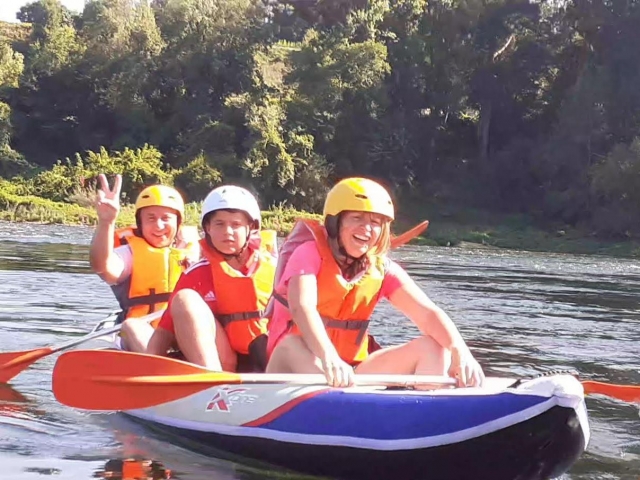En Galicia practicando rafting en familia