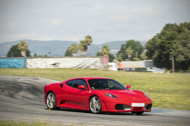 Manejando un Ferrari