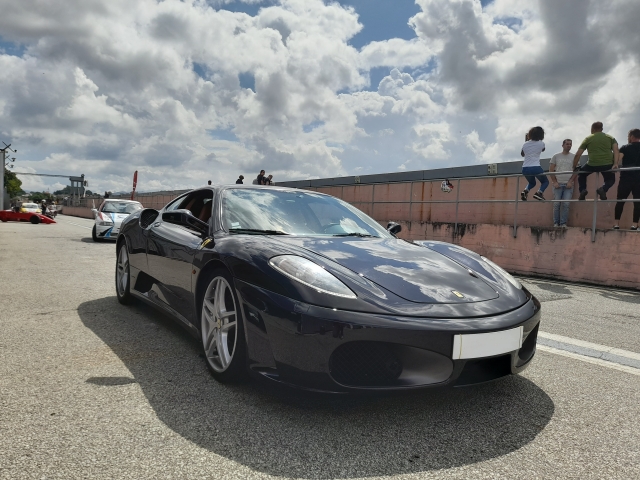 Pisando el chapopole con un Ferrari F430 F1