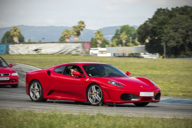 Copiloto Ferrari en circuito Vasco Sameiro 1vuelta