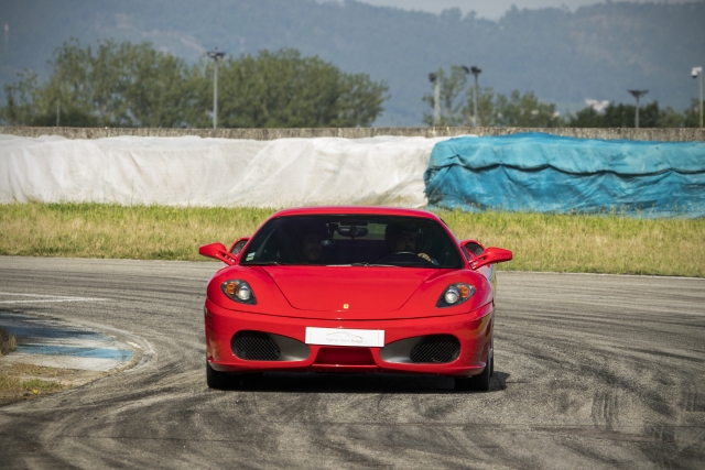 Sube al Ferrari