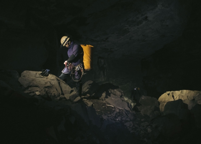 Explorando una cueva
