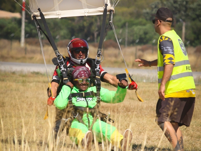 Salto tandem con cámara externo