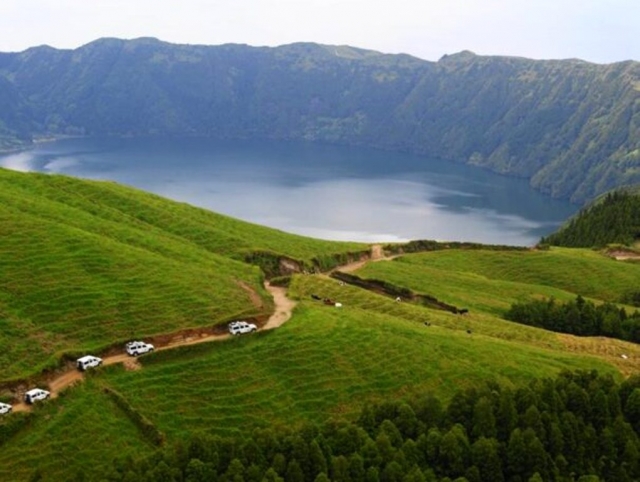 Ruta en vehículo anfibio por Sao Miguel