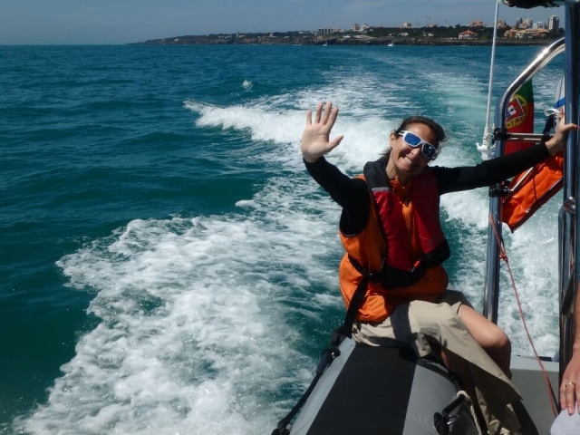 Dando un paseo en barco por Oeiras