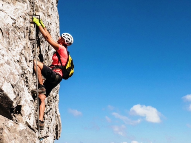 Haciendo escalada en portugal