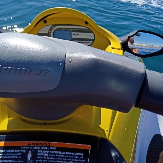 Disfruta de un recorrido en jet ski en Faro 
