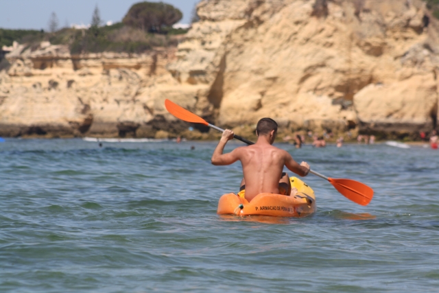 paseo por la playa en kayak