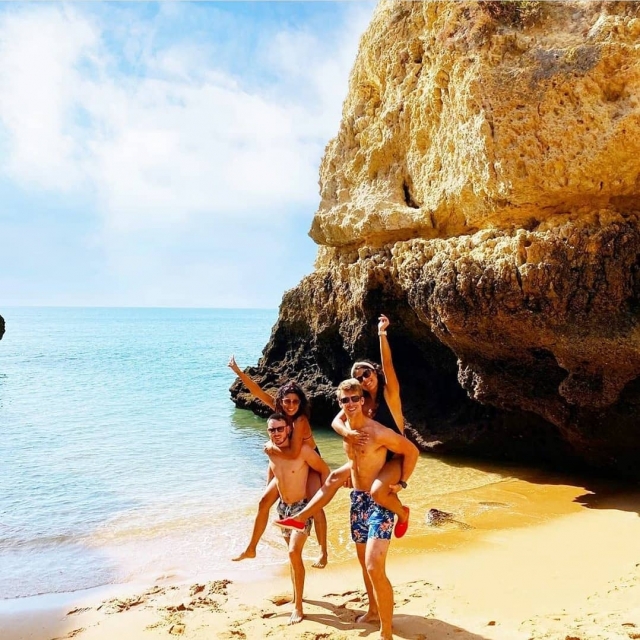 con amigos en portugal