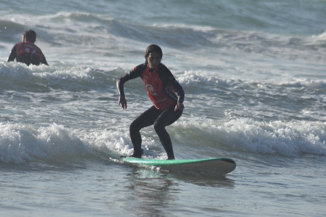 Practicando surf