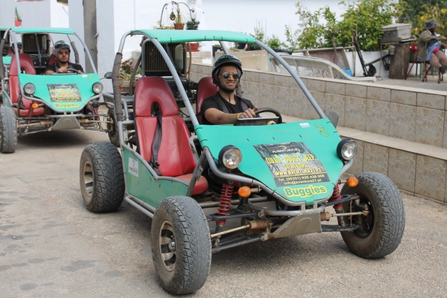 Recorriendo Paderne con el buggy