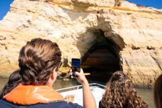 Paseo en barco a la Gruta de Benagil adultos 1h
