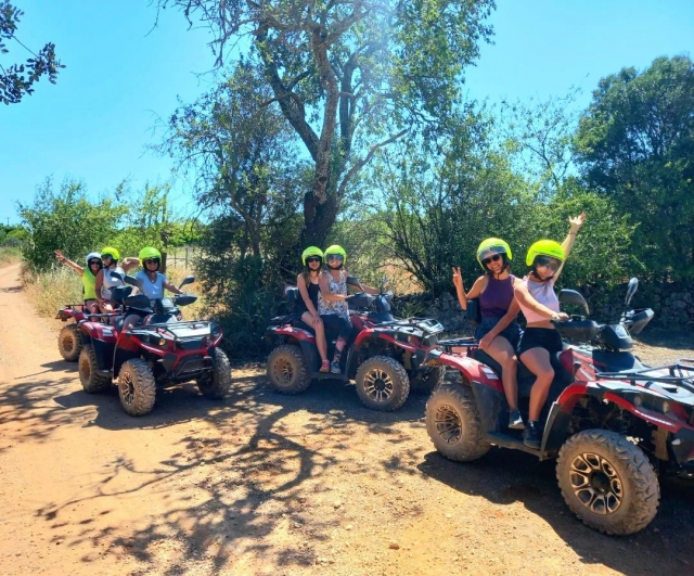 cuatrimoto con amigos