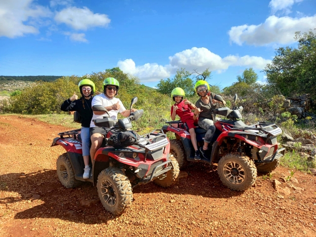 Cuatrimoto en familia