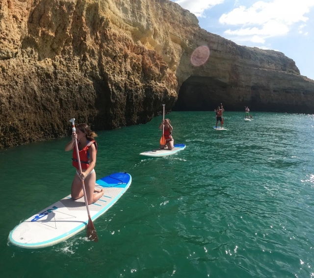 Ruta guiada en paddle board a Benagil