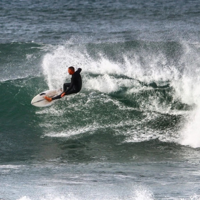 Disfrutando del surf en Portugal