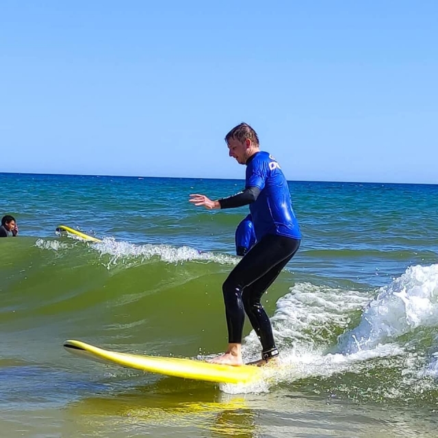 Aprende a surfear en Albufeira