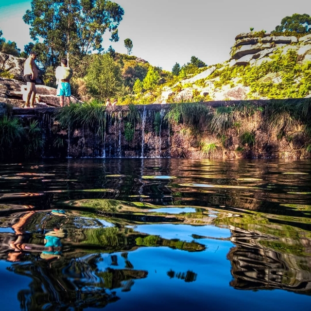 Disfrutando del río Vez