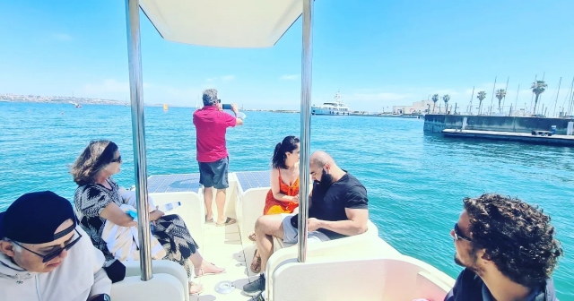 Renta de barco solar