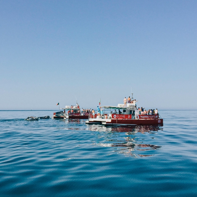 Nuestro catamarán en alta mar