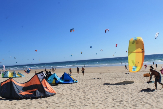 Controlando la cometa del kitesurf