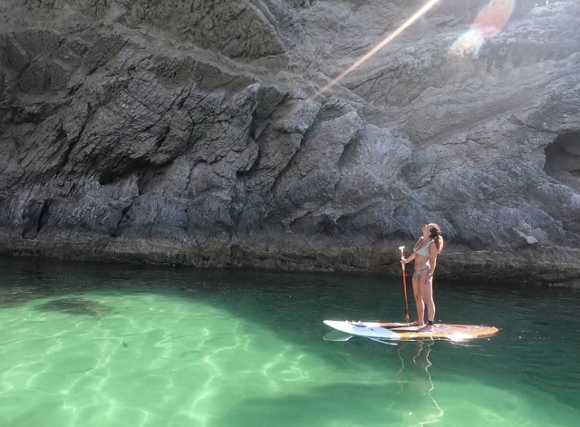 SUP por cueva de la Arrabida