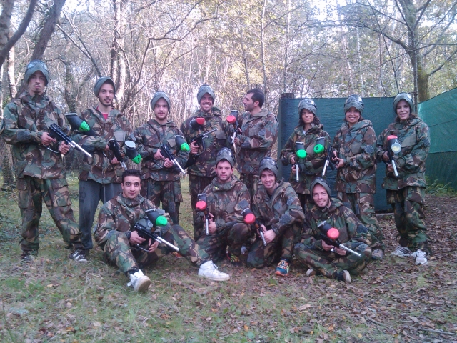Equipo listo para la batalla de colores