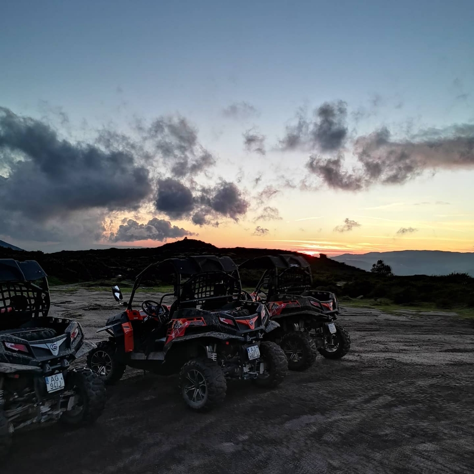 Disfrutando de una excursión en buggy