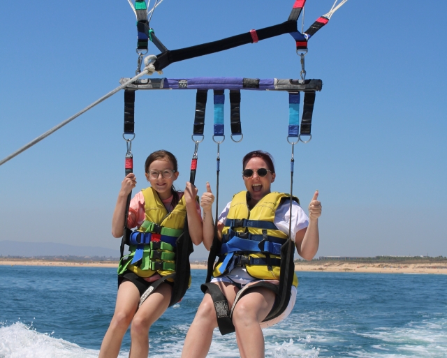Parasailing para 2