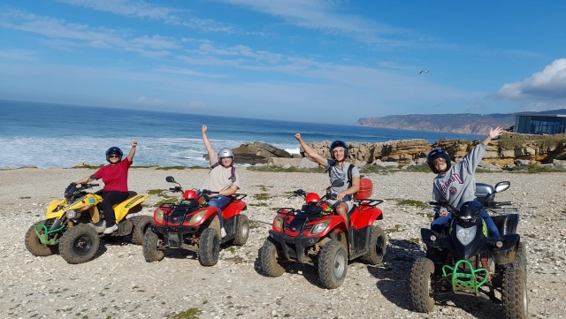 Disfrutando de un paseo por la plamarra en cuatrimoto