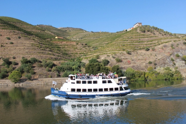 Ruta fluvial en barco por el Duero