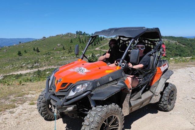 Sube a nuestros buggies biplaza