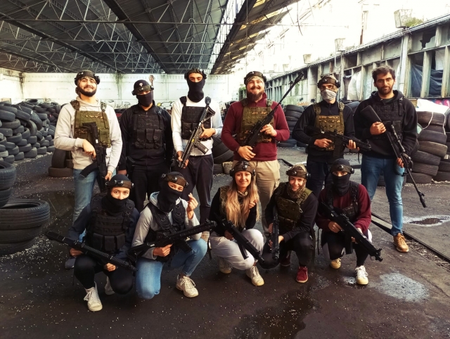 Equipo preprarado para la batalla de laser combat