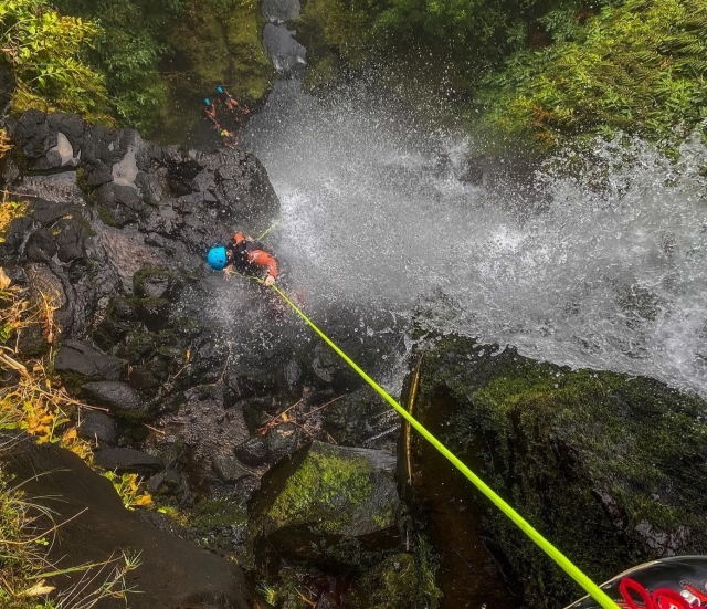 Descenso con répel
