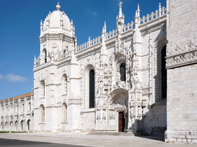 Arquitectura de piedra caliza blanca