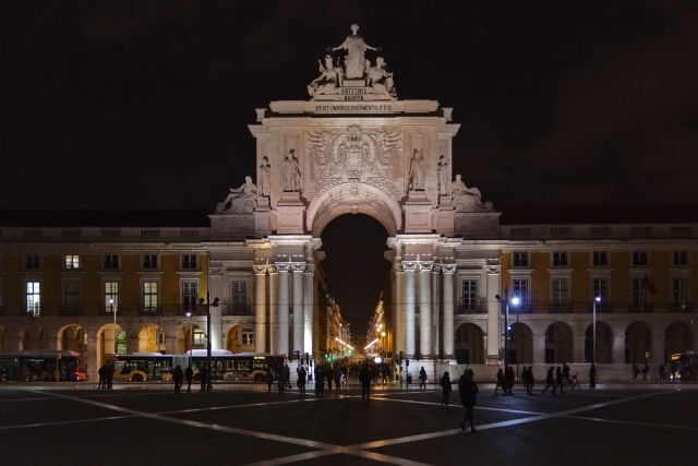 Arco da Rua Auagrada por la noche
