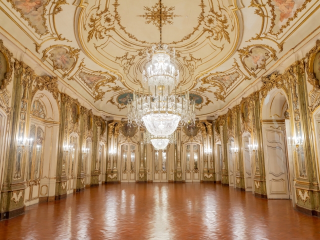 Salas enormes dentro de palacio
