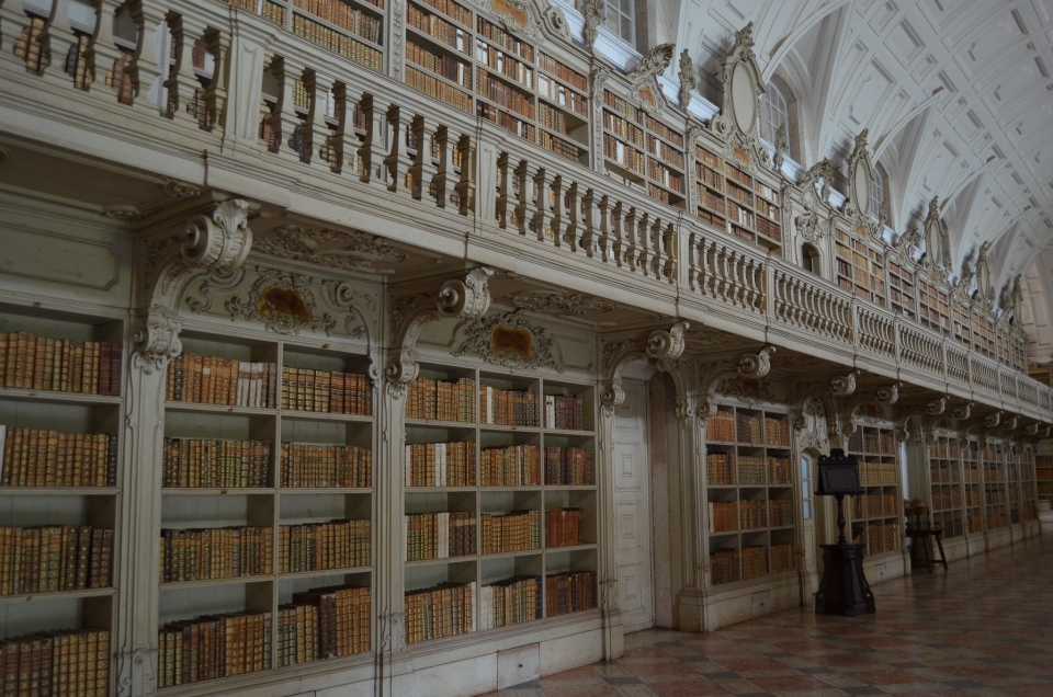 Colección de libros de la biblioteca del Palacio de Mafra