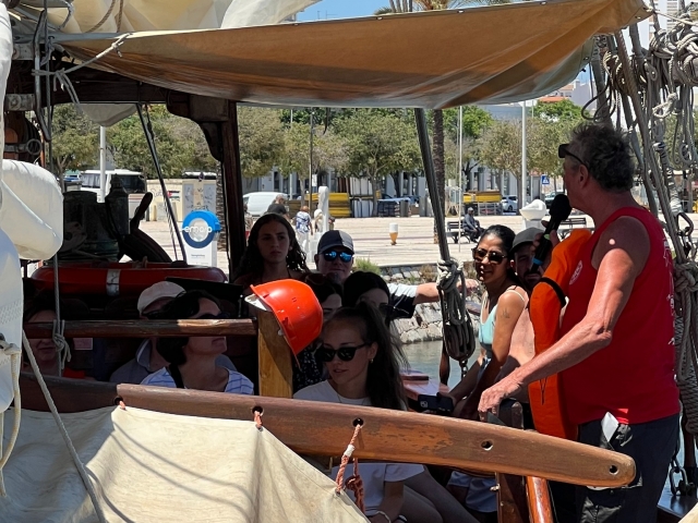 Listos para la ruta en barco piramarra