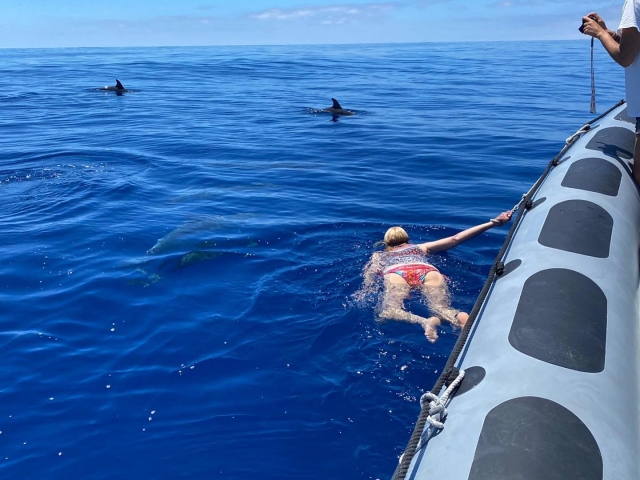  Nada pegado al barco