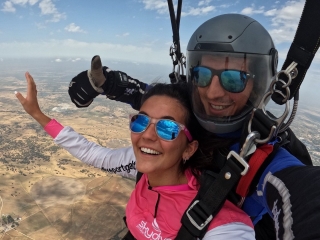 Salto en paracaídas tándem a 15.000 pies en Évora